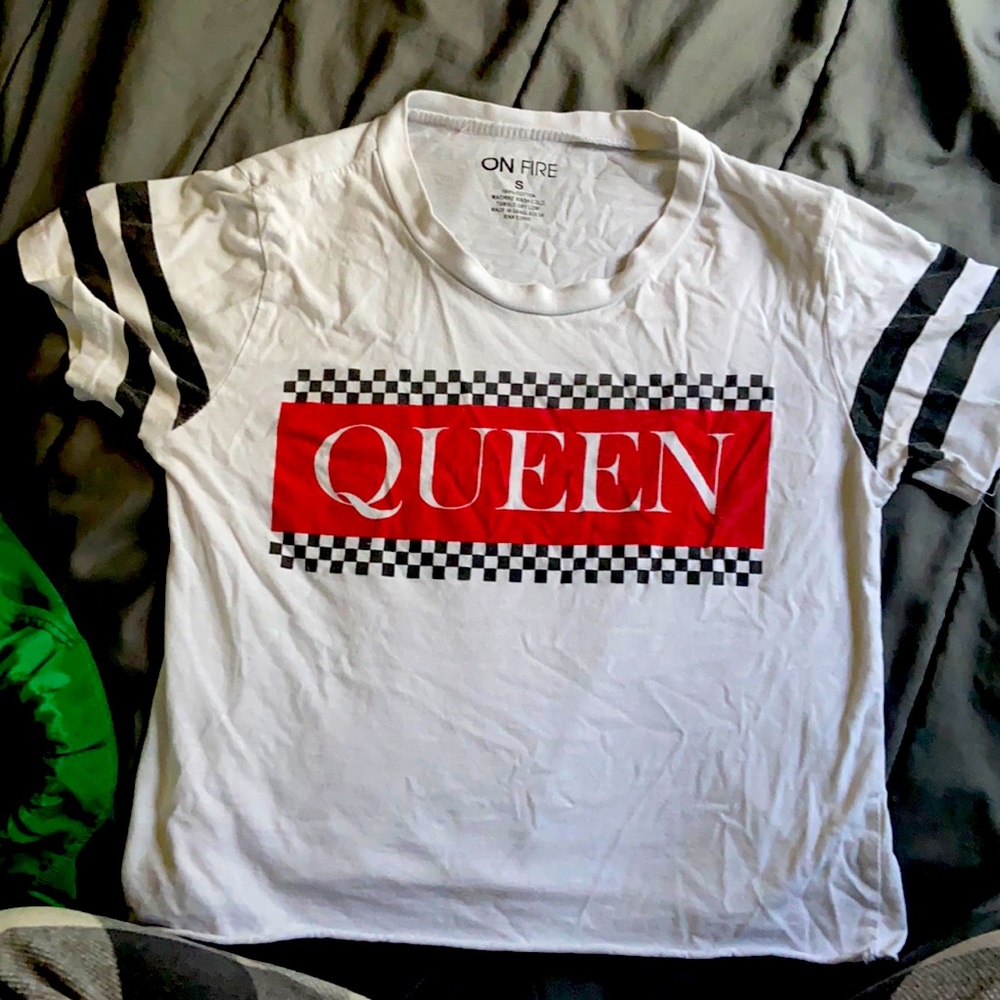 queen crop top